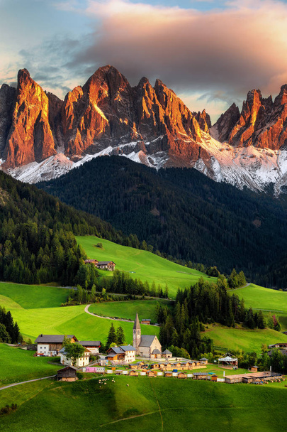 berühmtesten alpinen Ort der Welt, santa maddalena (st magda - Foto, Bild