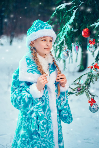 New Year portrait of a little girl - Fotografie, Obrázek