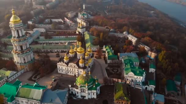 Kijev Pechersk Lavra, Orthodoxy templom, kolostor. - Felvétel, videó
