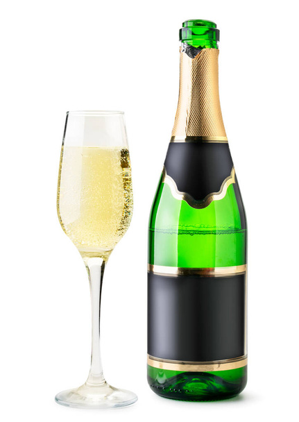 Bouteille ouverte de champagne et un verre rempli sur un blanc. Isolé
. - Photo, image