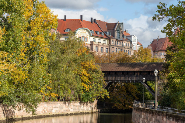 ドイツ・バイエルン州ニュルンベルクのペグニッツ川 - 写真・画像