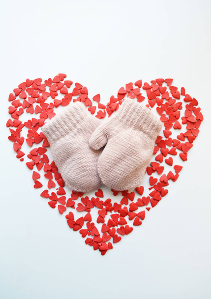 little red hearts with pink mittens - Valokuva, kuva