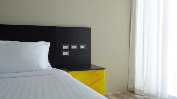 záběry luxusně zařízené ložnice v hotelu - Záběry, video
