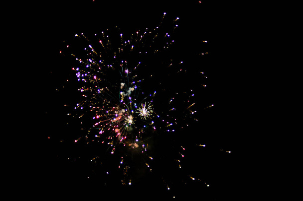 Explosiones abstractas de fuegos artificiales
 - Foto, imagen