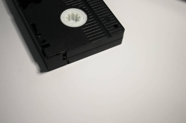 Gri arkaplanda eski video kasetler - Fotoğraf, Görsel
