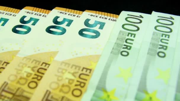 Pieniądze ładnie zamówione banknoty euro stos banknotów - Materiał filmowy, wideo