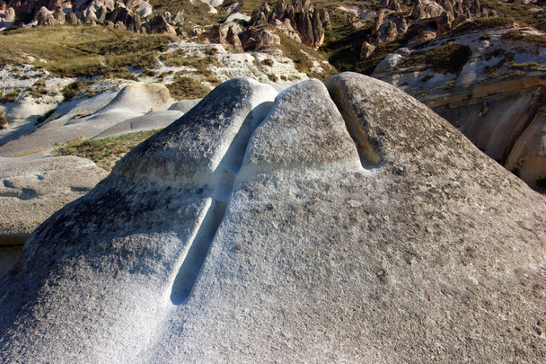 Formações rochosas chamadas chaminés de fadas em Capadócia, Turquia
 - Foto, Imagem