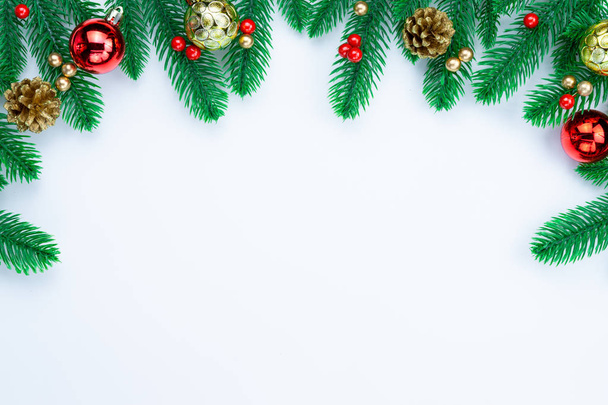 Composição de férias de Natal, vista superior de vermelho e ouro Christm
 - Foto, Imagem