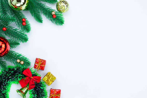 Χριστουγεννιάτικη σύνθεση διακοπών, κορυφαία άποψη του κόκκινου και χρυσού Christm - Φωτογραφία, εικόνα