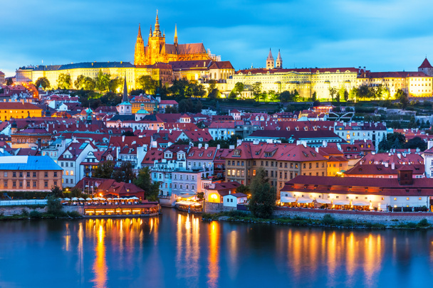 Paysage nocturne de Prague, République tchèque
 - Photo, image
