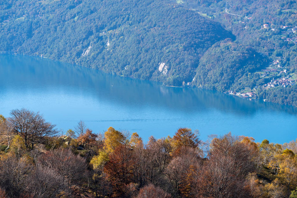 Orta göl, İtalya. Mottarone Dağı 'ndan Görünüm - Fotoğraf, Görsel
