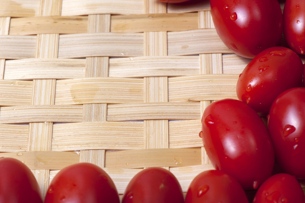 küçük dikdörtgen kırmızı olgun domates - Fotoğraf, Görsel