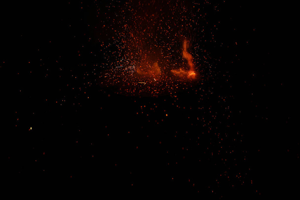 Красивый Дивали Светящийся фейерверк, огонь взрыва крекера на черном фоне
 - Фото, изображение