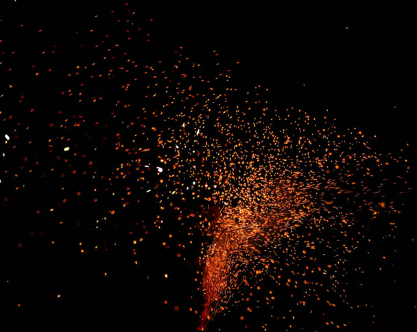 Bellissimo Diwali Firecracker incandescente, fuoco di esplosione cracker su sfondo nero
 - Foto, immagini