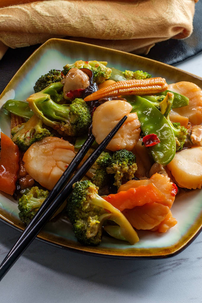 Szechuan pétoncles légumes chinois
 - Photo, image