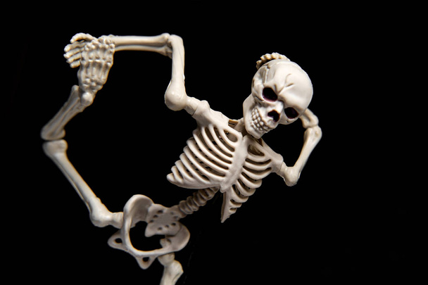 танцующий скелет
 - Фото, изображение