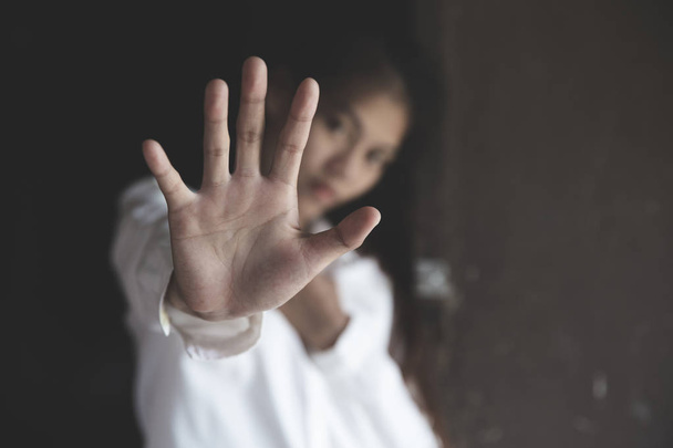 Ženy zvednou dlaň, zastaví násilí a pohlavní zneužívání žen - Fotografie, Obrázek