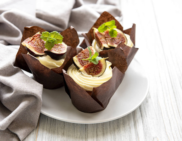 Cupkakes with figs  - Photo, Image