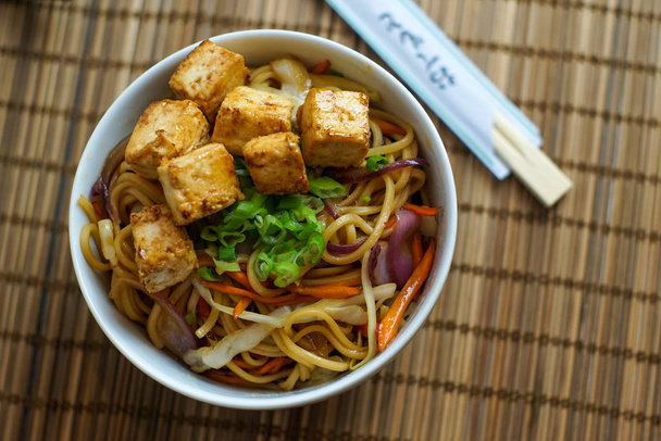 Aziatisch eten in een restaurant - Foto, afbeelding