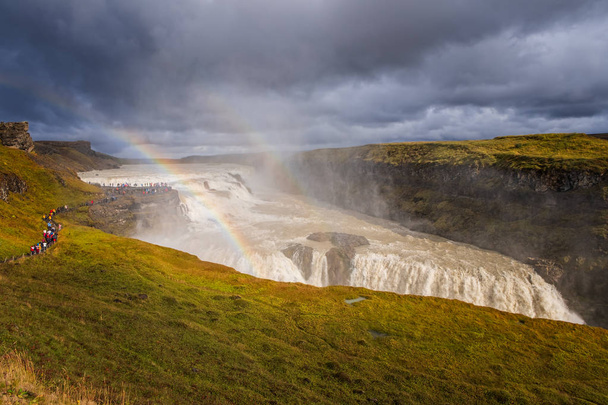 アイスランドの虹で素晴らしいガルフクロス滝。2019年9月 - 写真・画像