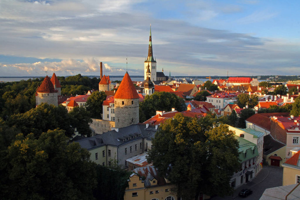 Исторический центр Таллинна на закате
 - Фото, изображение