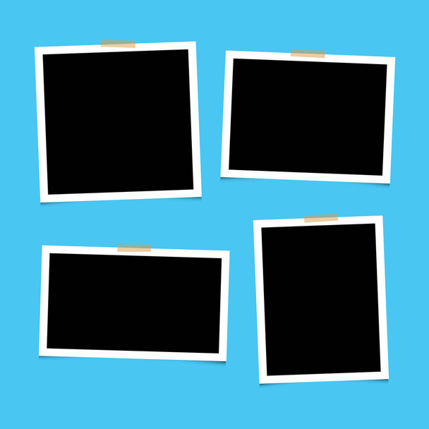 Set de marcos de fotos vacíos con cinta adhesiva sobre fondo azul. En blanco para fotos. Vector. EPS 10
 - Vector, imagen