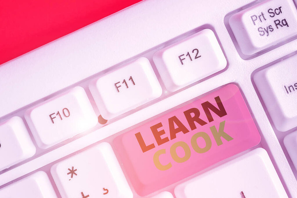 Fogalmi kézírás mutatja Learn Cook. Üzleti fotó bemutatása ismeretszerzés vagy készségek elsajátítása a kulináris vagy élelmiszer. - Fotó, kép