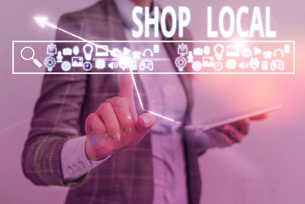 Tekstimerkki, jossa näkyy Shop Local. Käsitteellinen kuva mieluummin ostaa paikallisesti tuotettuja tavaroita ja palveluja
. - Valokuva, kuva