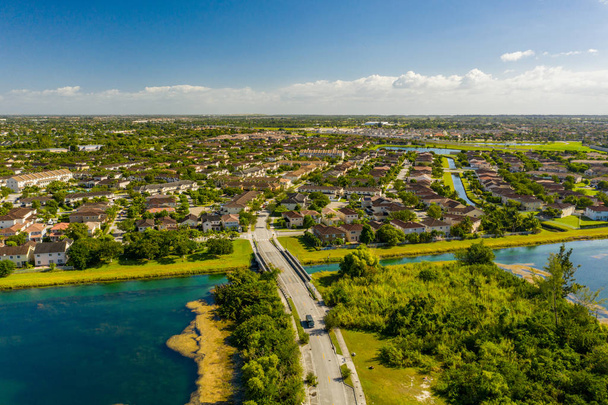 Scenic maisema Homestead Florida USA asuinkiinteistöjen h
 - Valokuva, kuva