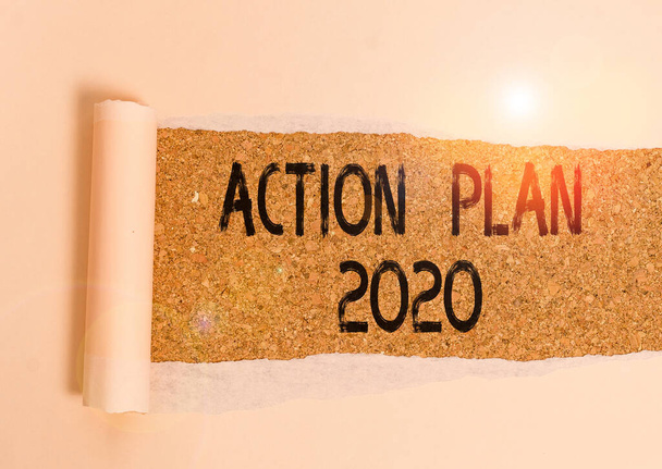 konzeptionelle Handschrift, die den Aktionsplan 2020 zeigt. Business-Foto, das die To-do-Liste zeigt, enthält eine Anzahl von Dingen, die im nächsten Jahr getan werden müssen.. - Foto, Bild
