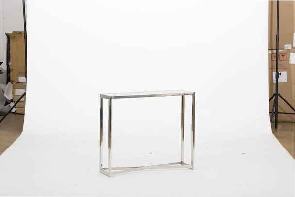 Solid Brass Tapered Leg Beveled Glass, end table side tables small regency gold leaf white top cover with white background - Fotografie, Obrázek