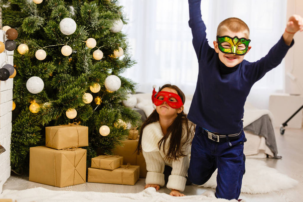 children at the Christmas photo session  - Foto, Imagen