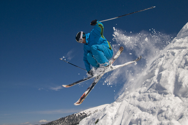 Прыгун на лыжах
 - Фото, изображение