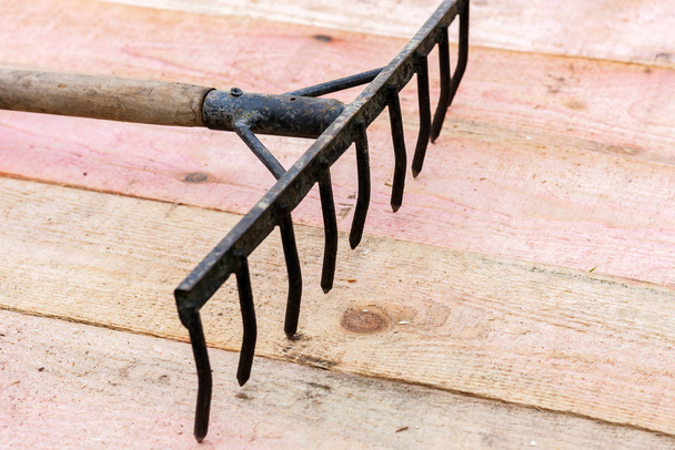 Old garden tools concept, well used. - Foto, imagen