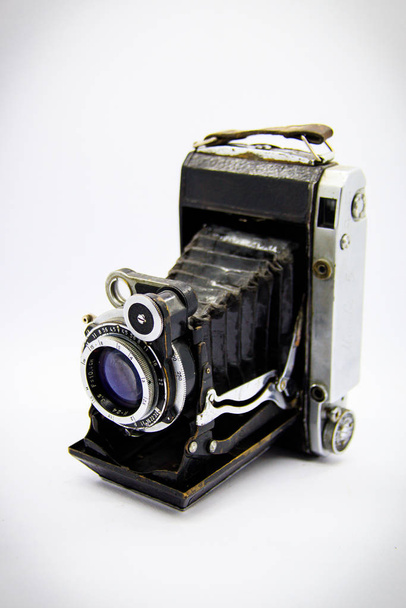 vintage kamera fehér háttér - Fotó, kép