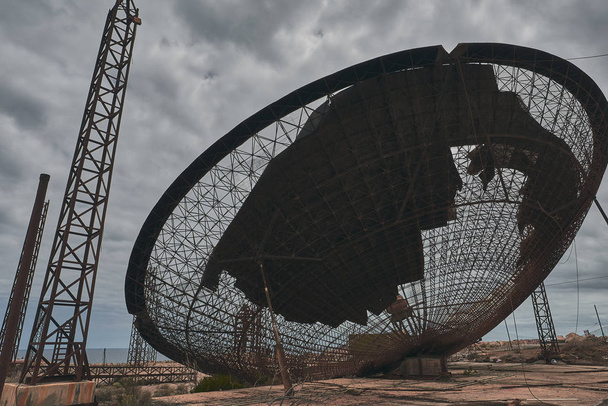 abandoned giant industrial satellite dish - 写真・画像