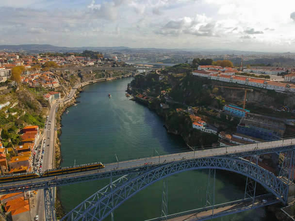 Вид на місто Порту з дрона. - Фото, зображення