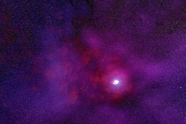 Gwiazda neutronowa w oddali, w kosmosie. Elementy tego obrazu zostały dostarczone przez Nasa. - Zdjęcie, obraz