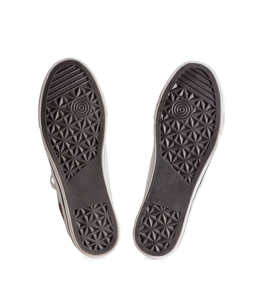 suela zapatillas blancas negras un par de zapatos deportivos aislados en whi
 - Foto, imagen