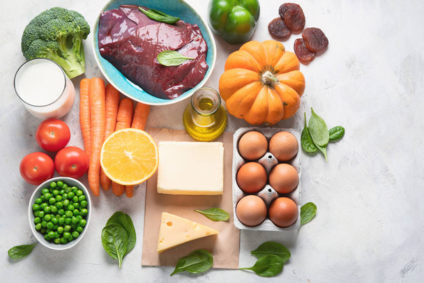 Runsaasti A-vitamiinia sisältävät elintarvikkeet
  - Valokuva, kuva
