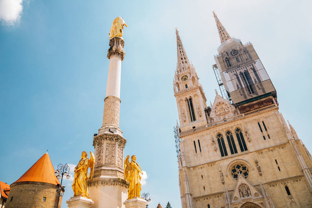 Zagreb Cathedral and Holy Mary Monument in Zagreb, Horvátország - Fotó, kép