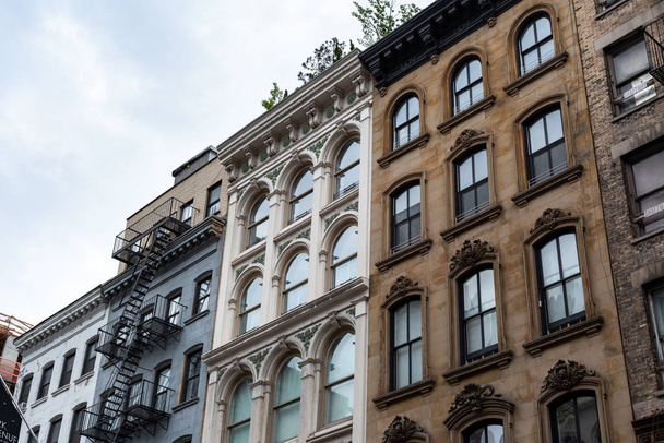 Нью-Йорк / США - 20 июня 2018 года: Старые здания в Трибека
  - Фото, изображение