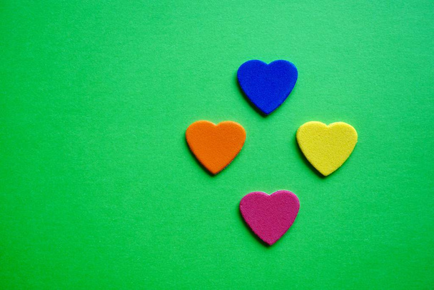 décoration de cœurs colorés pour dire que je vous aime dans la Saint-Valentin, déclaration romantique
  - Photo, image