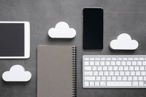 Cloud technology icon for global business concept on a desk from - Valokuva, kuva