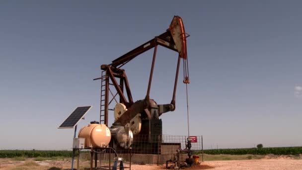Ölpumpe. Ölindustrie Ausrüstung. - Filmmaterial, Video