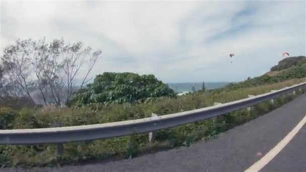 Gleitschirme Gleitschirmfliegen.Menschen Gleitschirmfliegen Höhenflug. Freizeitaktivitäten im Freien Sport - Filmmaterial, Video