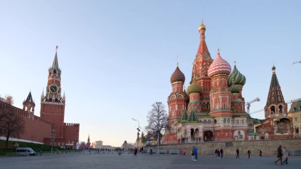 Moskova Kremlin, Kızıl Meydan ve St. Basils Katedrali manzarası - Video, Çekim