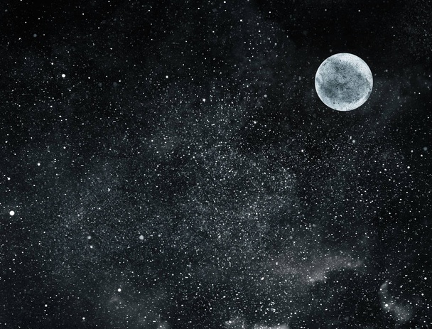 cielo notturno con stelle e luna - Foto, immagini