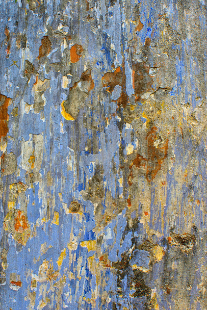 Παλιός τοίχος πλυσίματος ασβέστη με ραγισμένη επιφάνεια Οριζόντια κενή βάση Grunge. - Φωτογραφία, εικόνα
