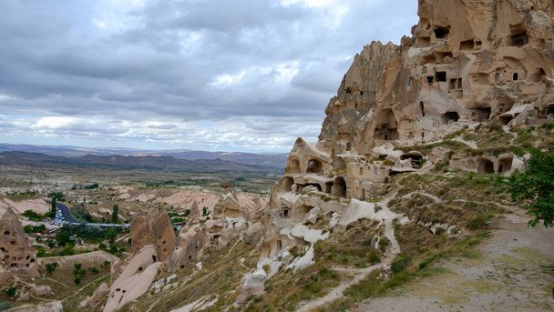A sziklaalakzatok a galamb-völgyben Cappadocia, Törökország - Fotó, kép